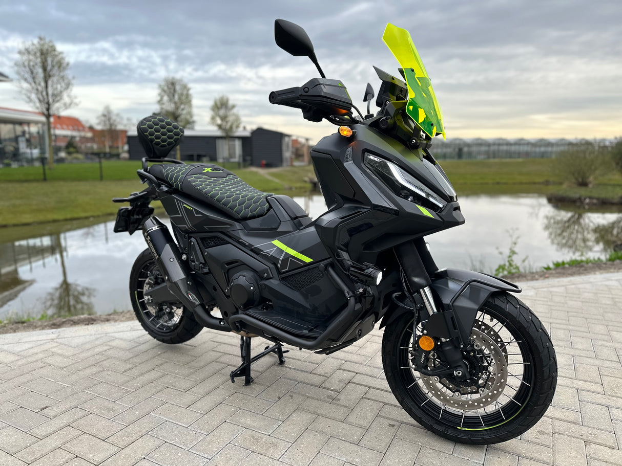 Honda x-adv 750 neon green edition full custom Akrapovic