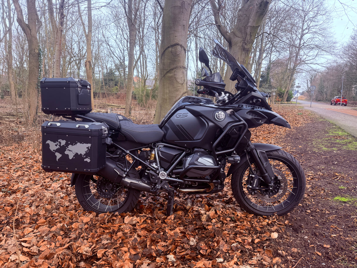 BMW r 1250 gs adventure 2023 triple black dr. Jekill & Mr. Hyde full custom