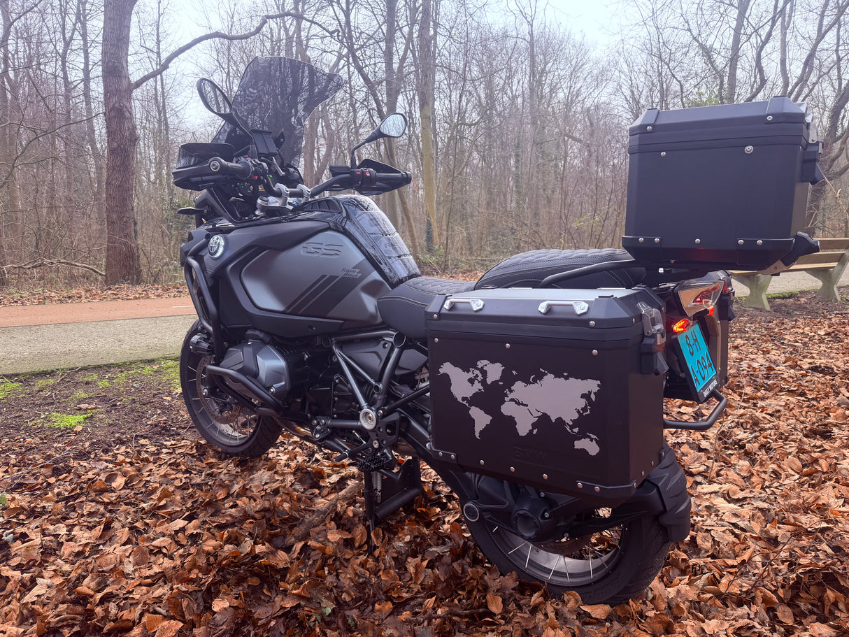 BMW r 1250 gs adventure 2023 triple black dr. Jekill & Mr. Hyde full custom
