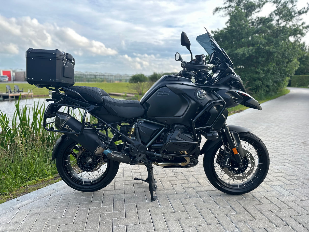 BMW r 1250 gs Adventure black on black 2022 Akrapovic