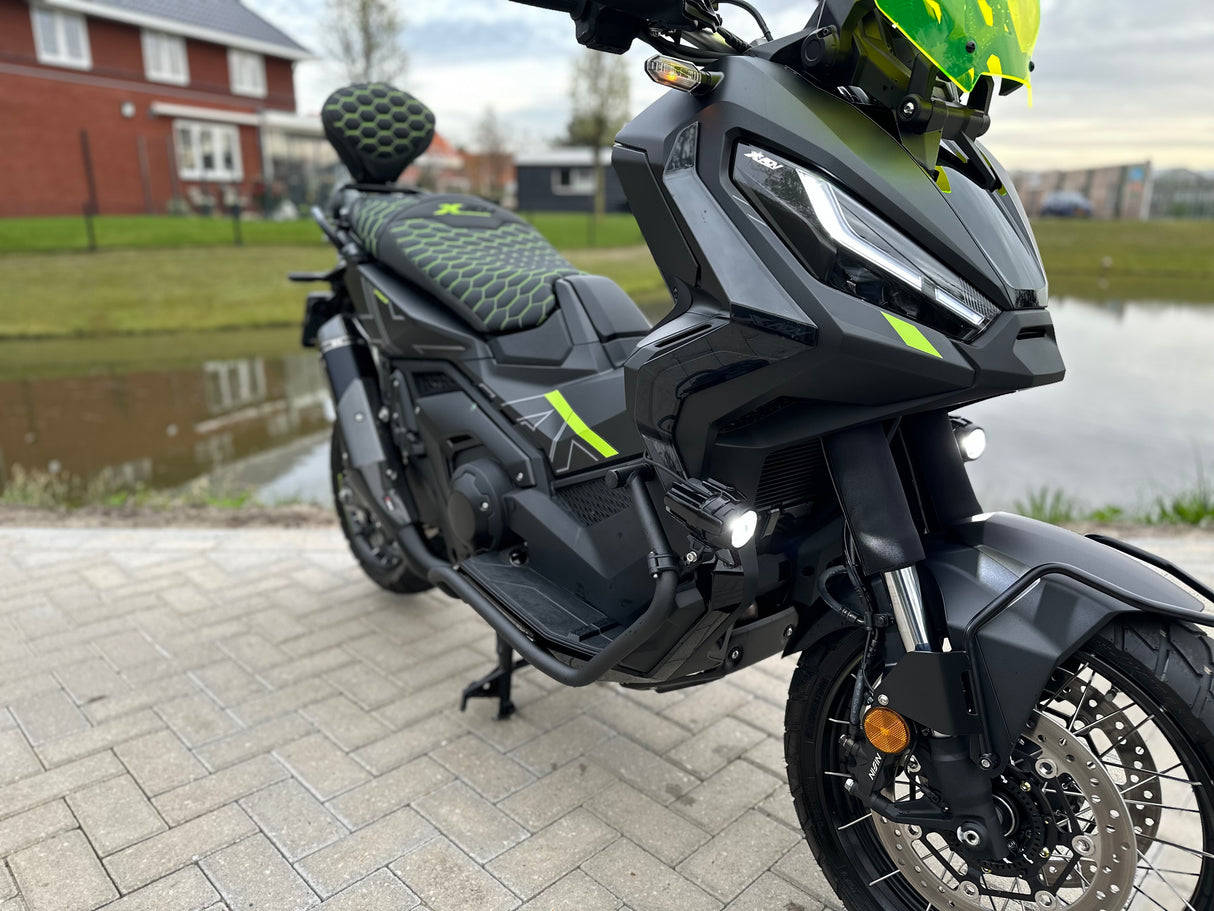 Honda x-adv 750 neon green edition full custom Akrapovic