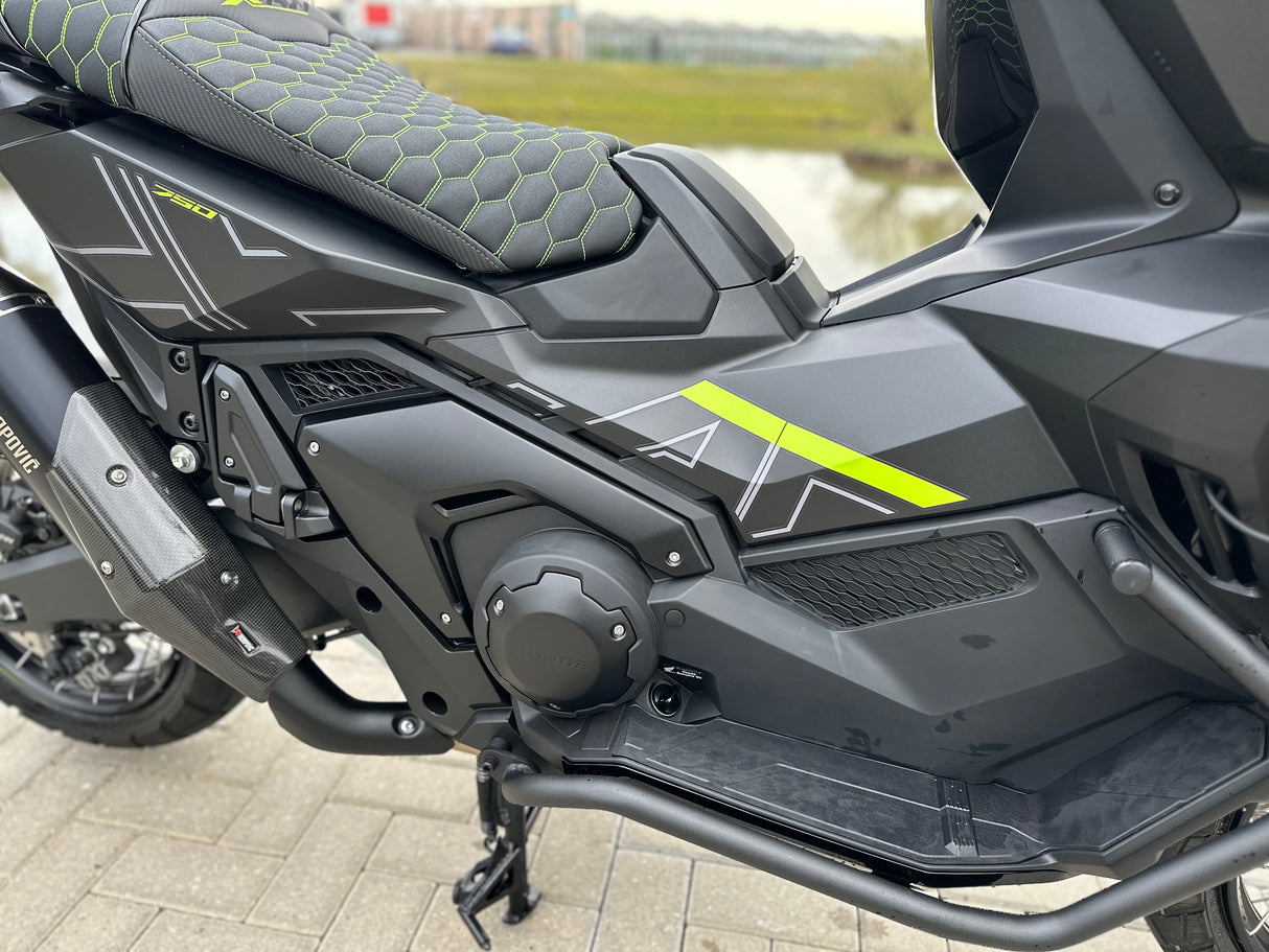 Honda x-adv 750 neon green edition full custom Akrapovic