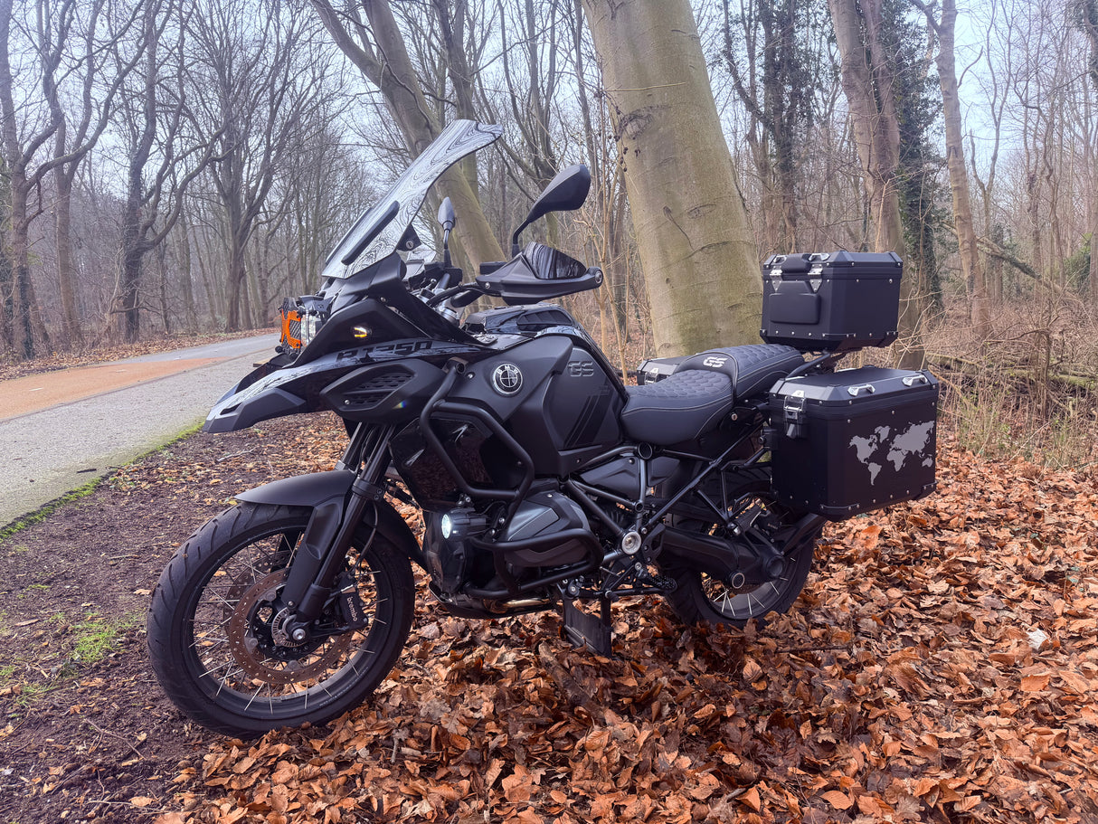 BMW r 1250 gs adventure 2023 triple black dr. Jekill & Mr. Hyde full custom