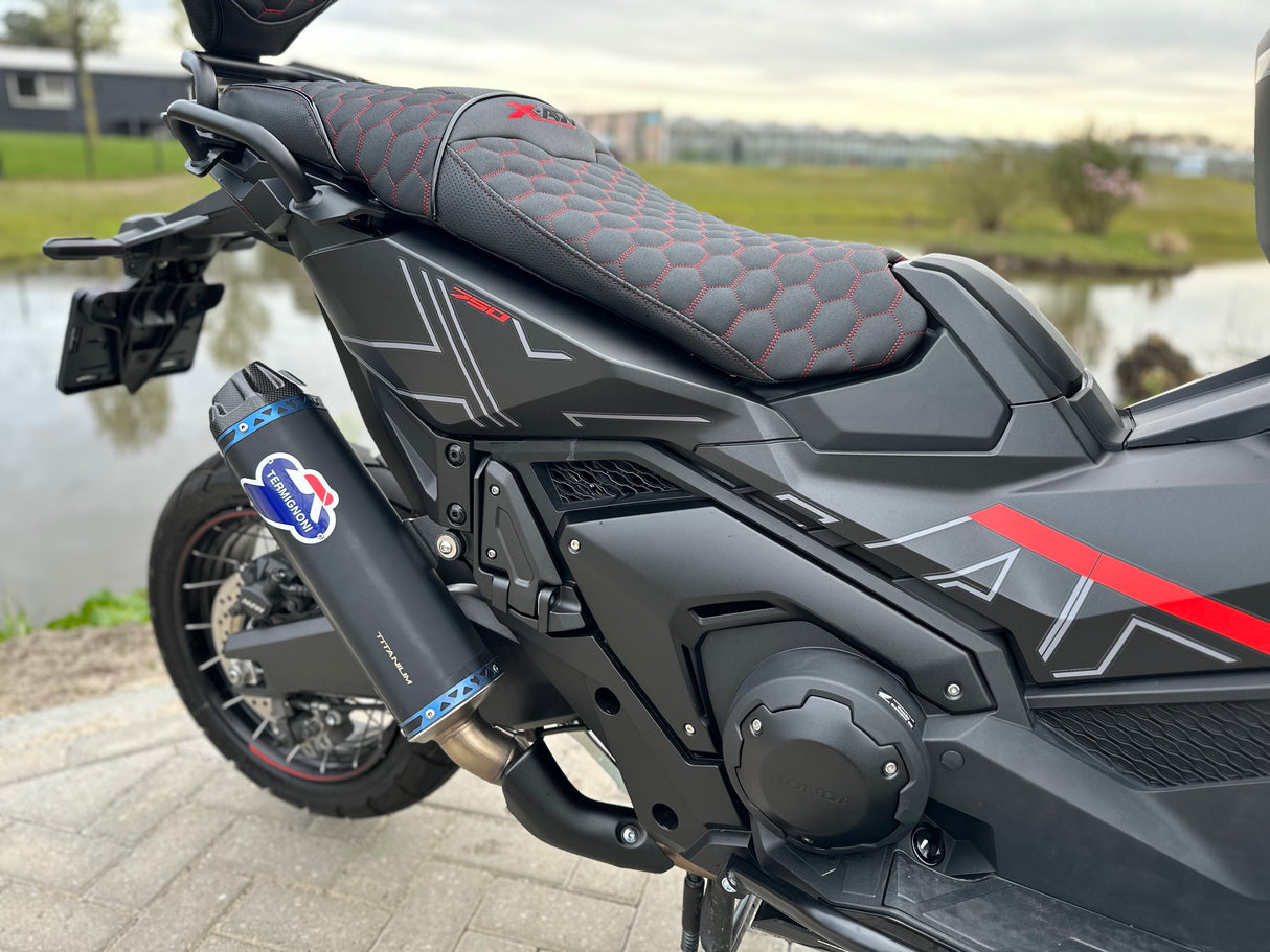 Honda x-adv 750 red edition full custom Akrapovic 2023