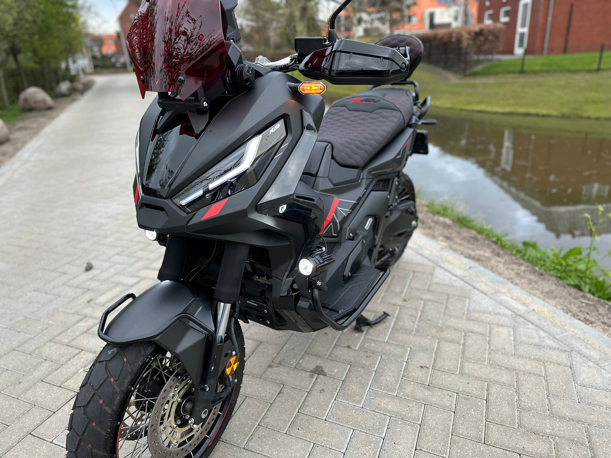 Honda x-adv 750 red edition full custom Akrapovic 2023
