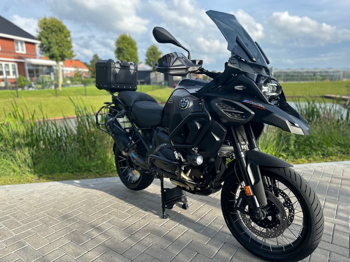 BMW r 1250 gs Adventure black on black 2022 Akrapovic