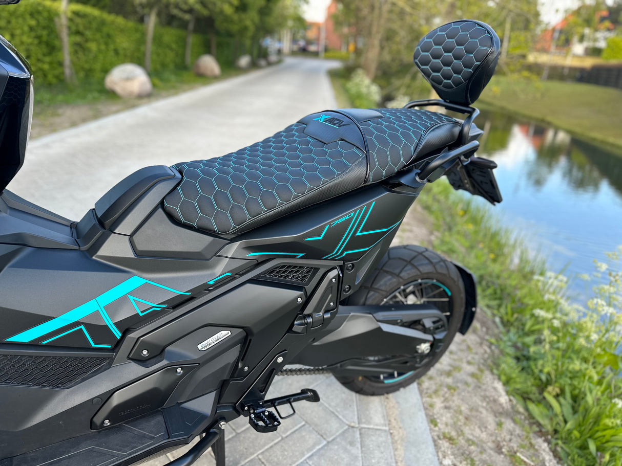 Honda x-adv 750 turquoise edition 2024 Akrapovic