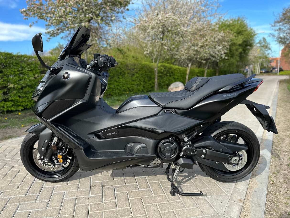 Yamaha T-Max 560 tech Max black on black 2023 full Termignoni