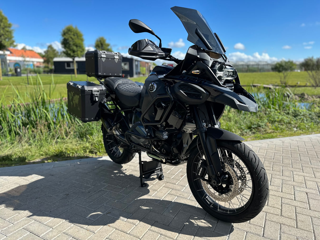 BMW r 1250 gs Adventure triple black custom Akrapovic