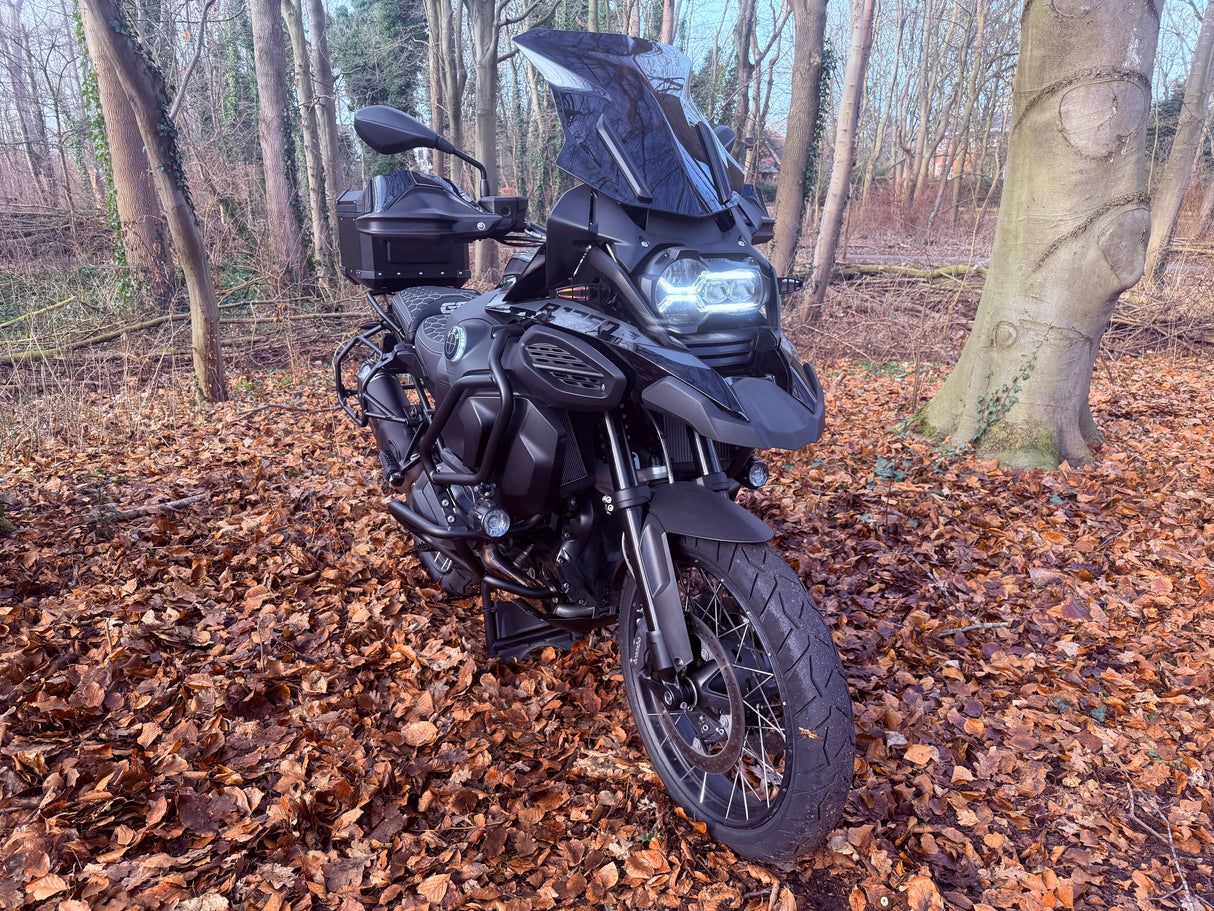 BMW R 1250 gs adventure Triple Black 2024 Akrapovic full custom