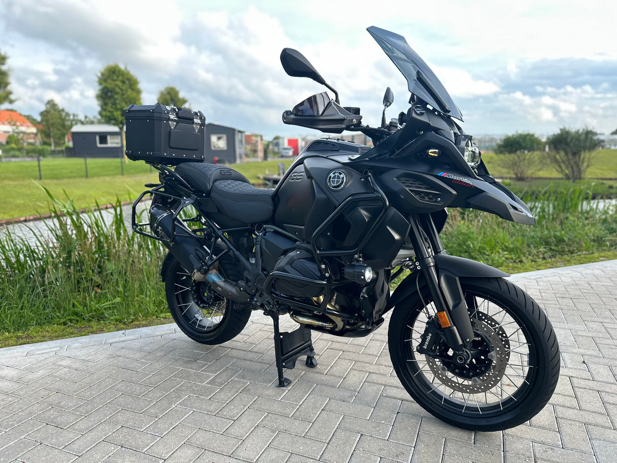 BMW r 1250 gs Adventure black on black 2022 Akrapovic