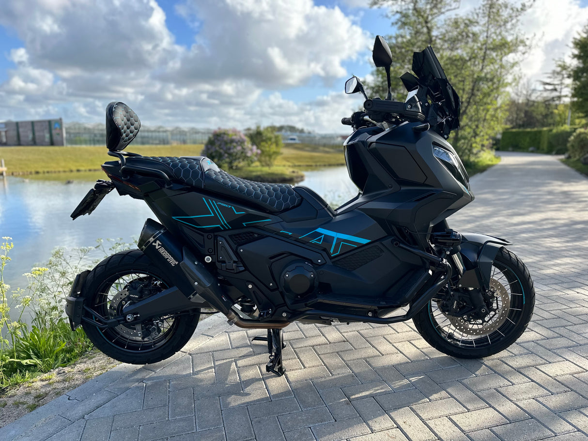 Honda x-adv 750 turquoise edition 2024 Akrapovic