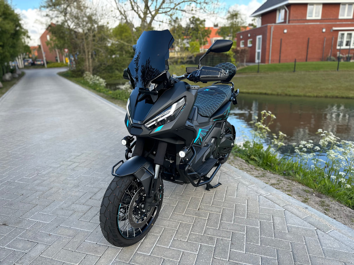 Honda x-adv 750 turquoise edition 2024 Akrapovic