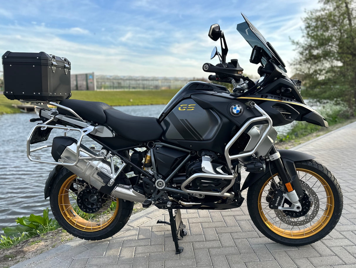 BMW r 1250 gs Adventure triple black Ultimate edition