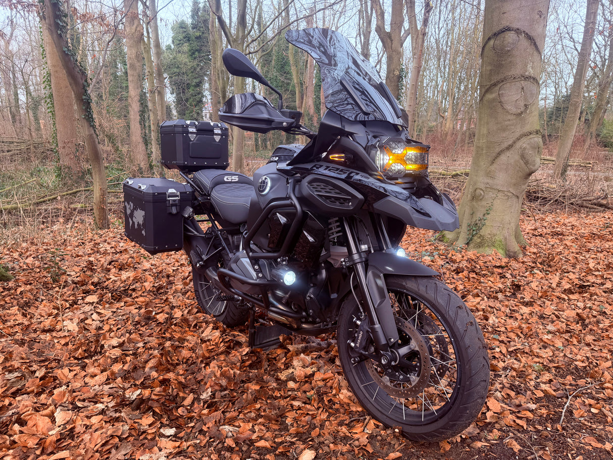 BMW r 1250 gs adventure 2023 triple black dr. Jekill & Mr. Hyde full custom