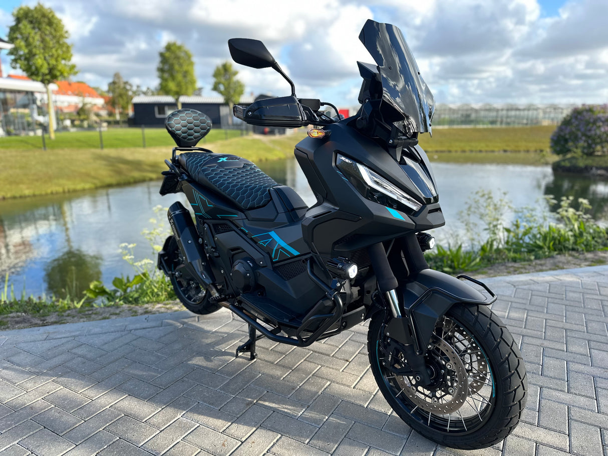 Honda x-adv 750 turquoise edition 2024 Akrapovic