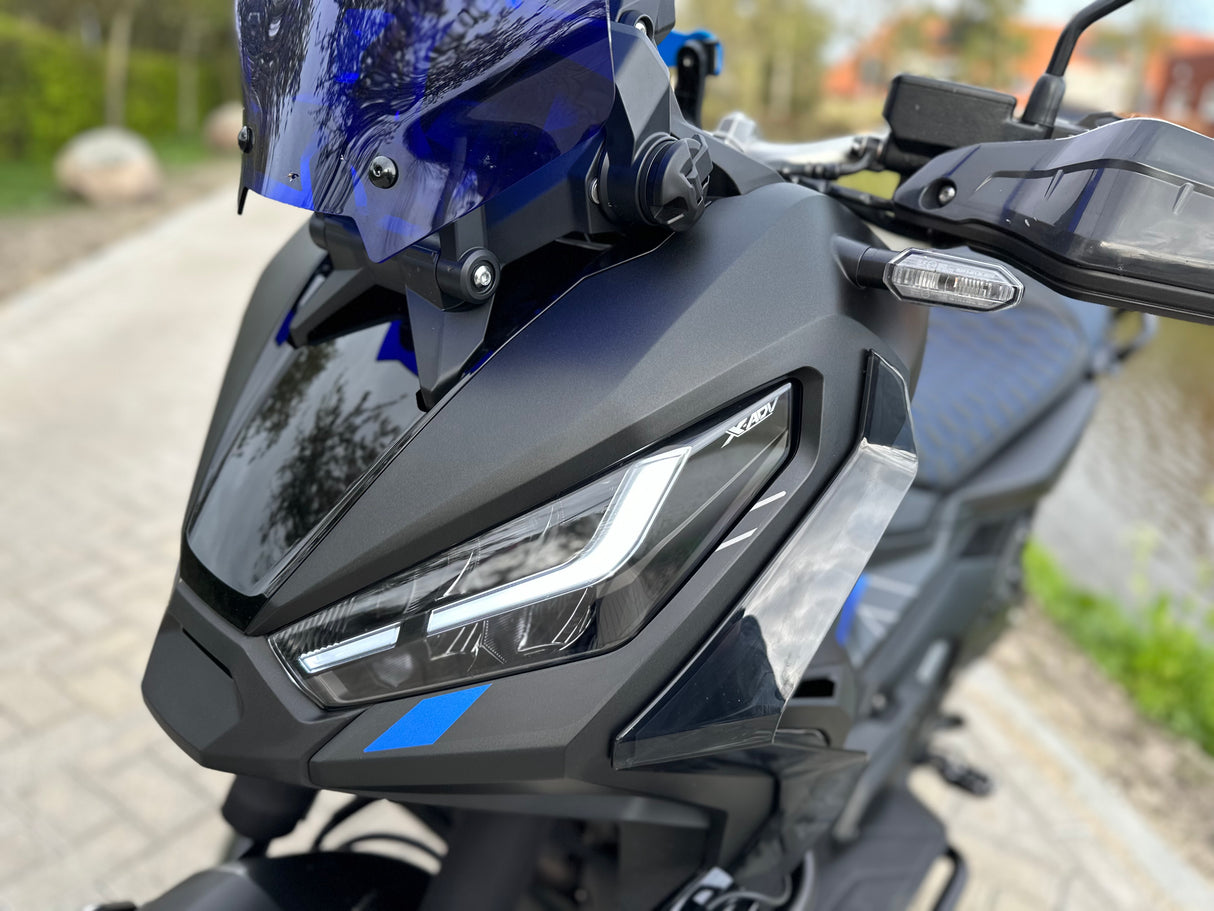 Honda x-adv 750 blue edition full custom Akrapovic