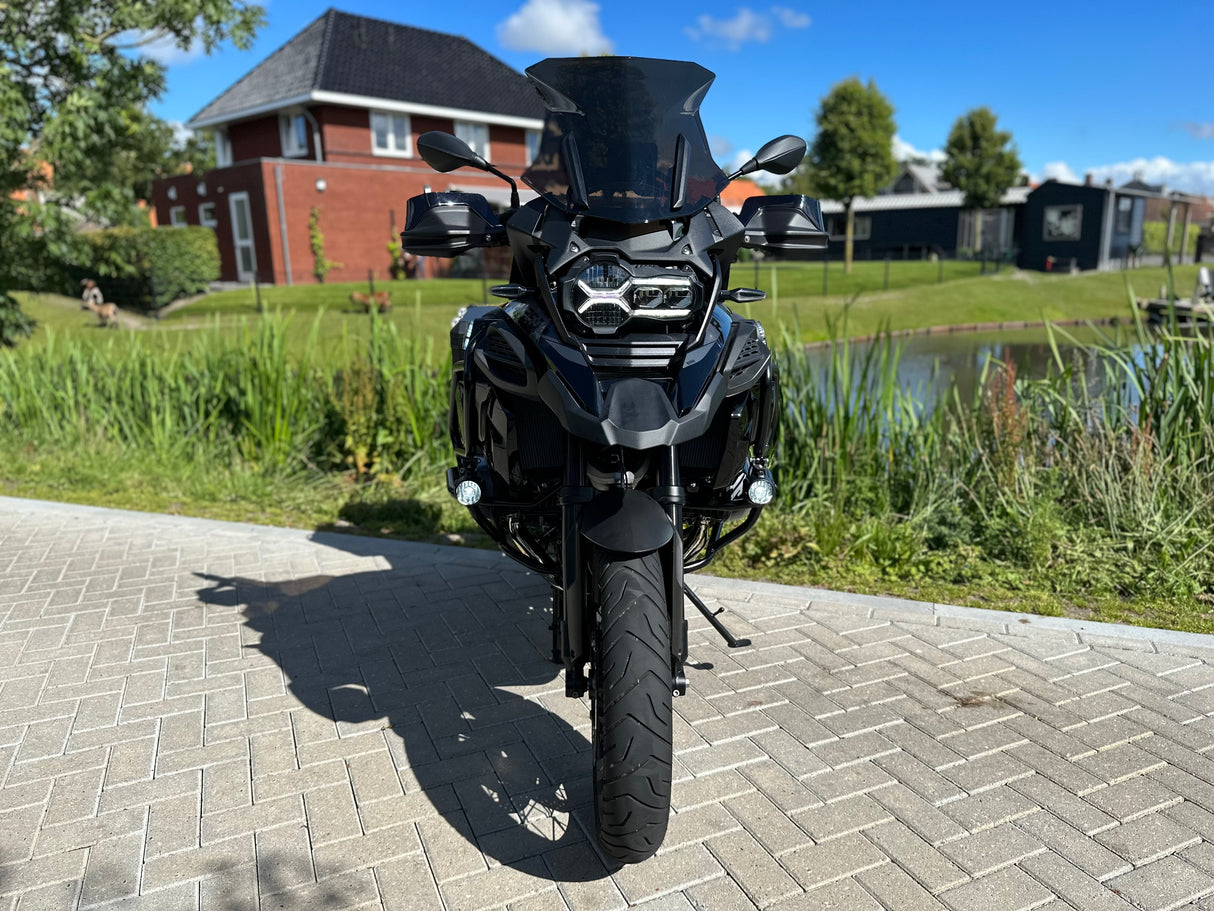 BMW r 1250 gs Adventure triple black custom Akrapovic