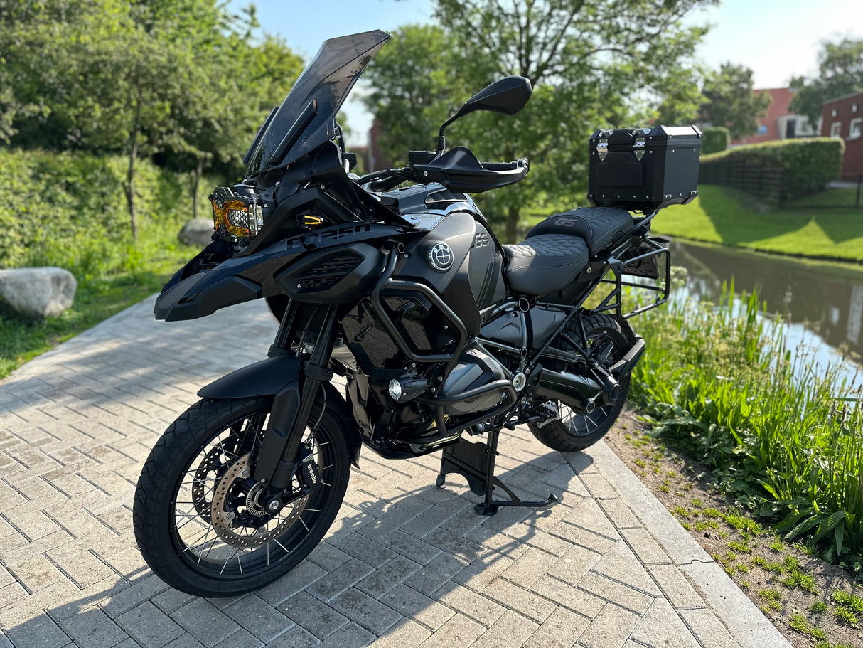 BMW r 1250 gs Adventure triple black full custom 2023 Dr. Jekyll & Mr. Hyde