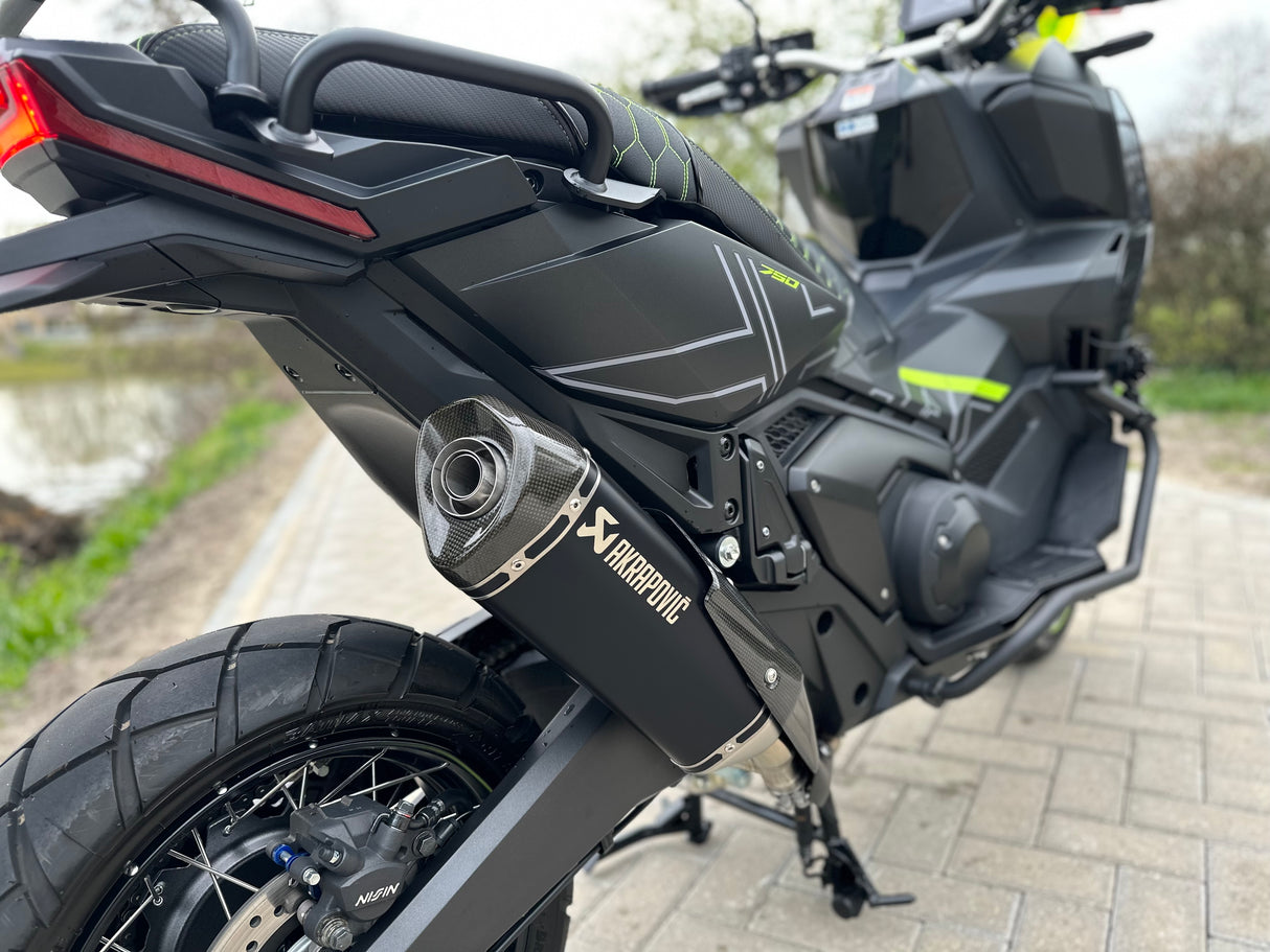 Honda x-adv 750 neon green edition full custom Akrapovic