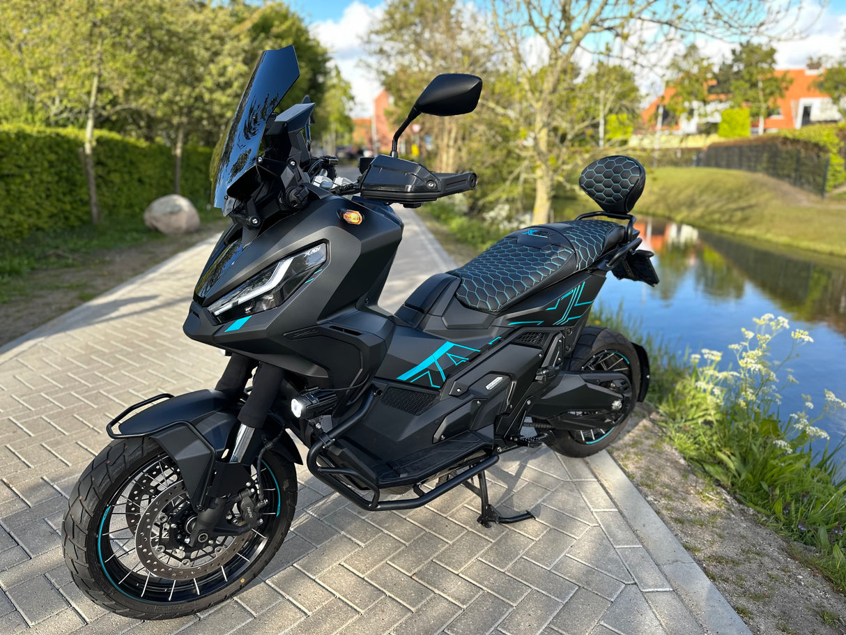 Honda x-adv 750 turquoise edition 2024 Akrapovic