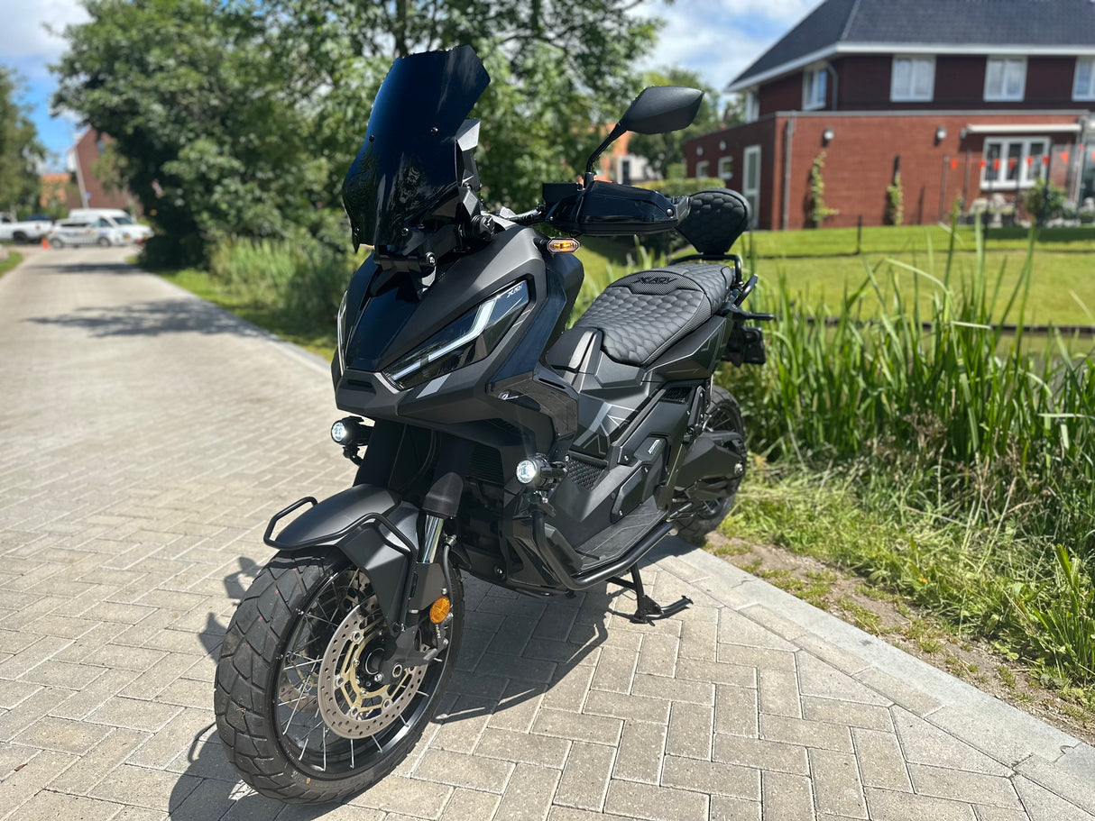 Honda x-adv 750 triple black full custom Akrapovic 2023
