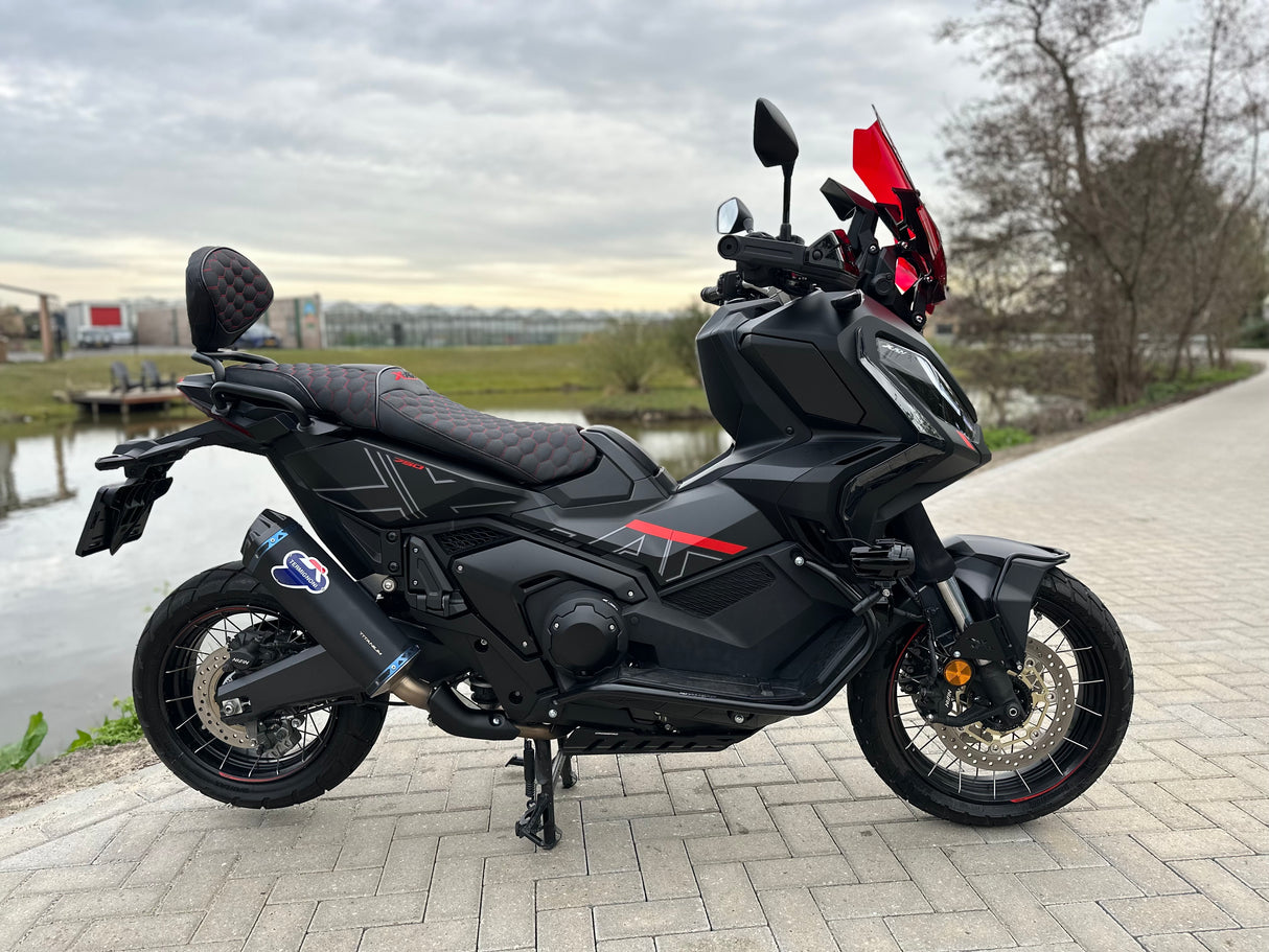 Honda x-adv 750 red edition full custom Akrapovic 2023