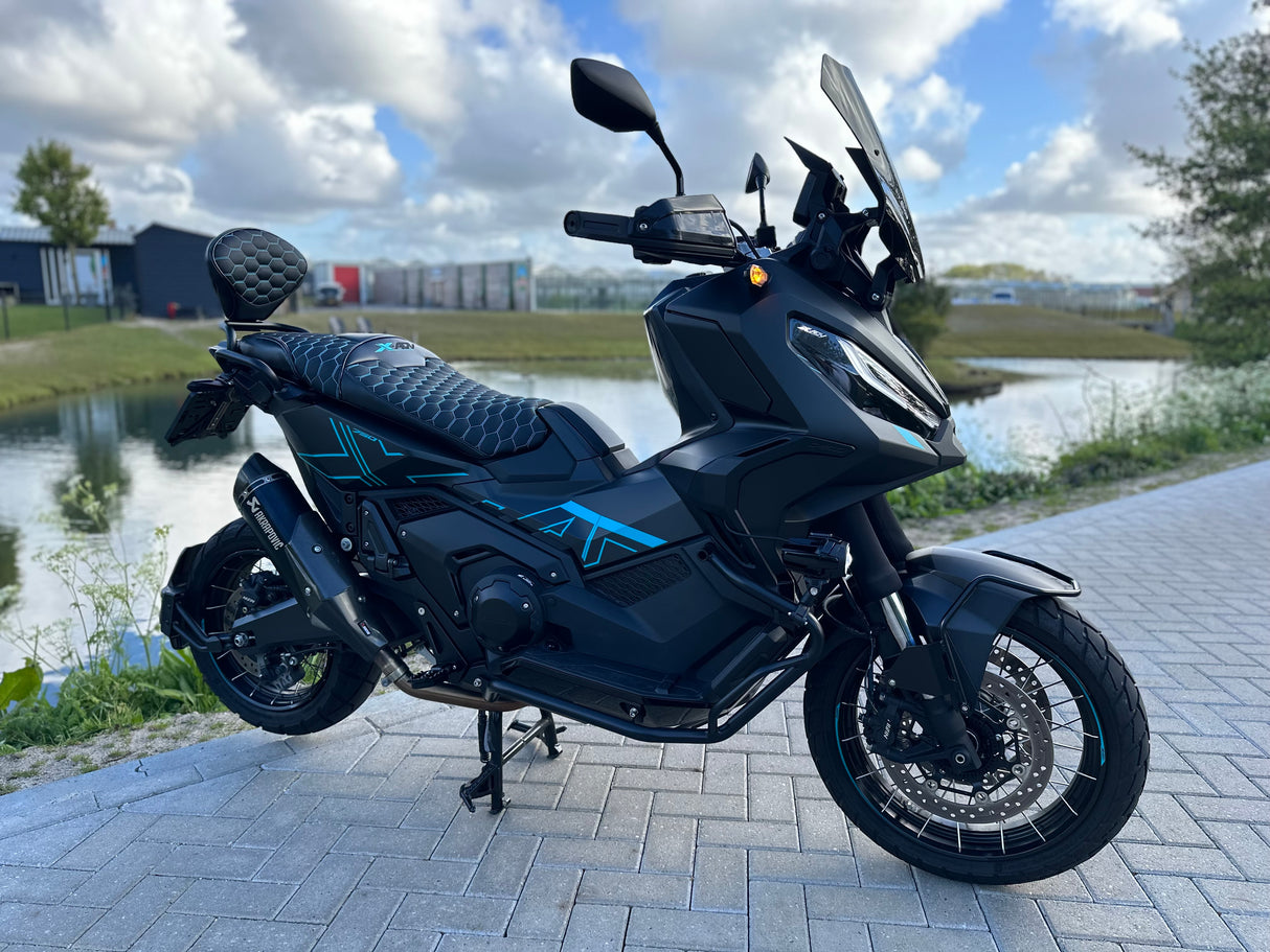 Honda x-adv 750 turquoise edition 2024 Akrapovic